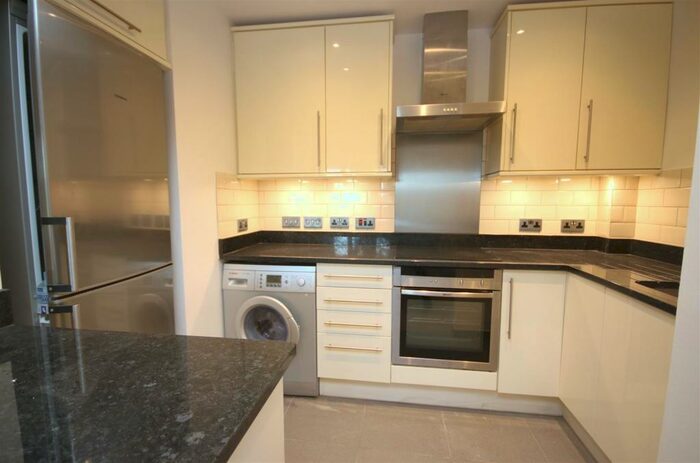 1 Bedroom Flat To Rent In Greenacres, Glyn Avenue, New Barnet, EN4