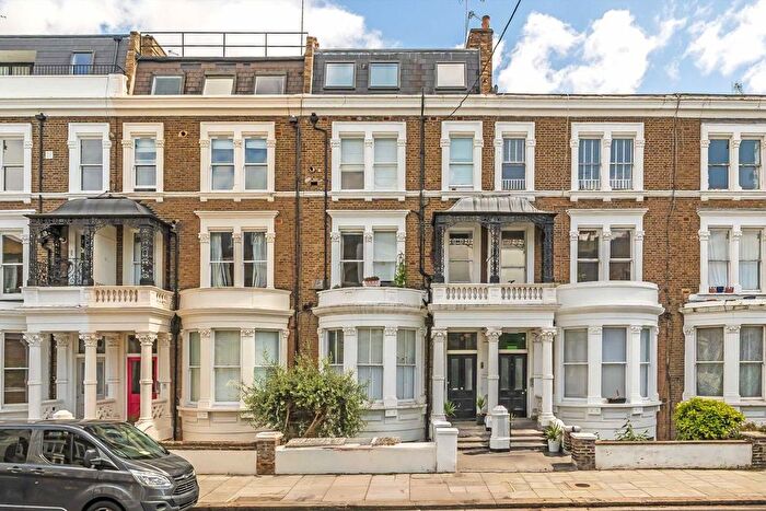 1 Bedroom Flat For Sale In Sinclair Road, West Kensington, W14