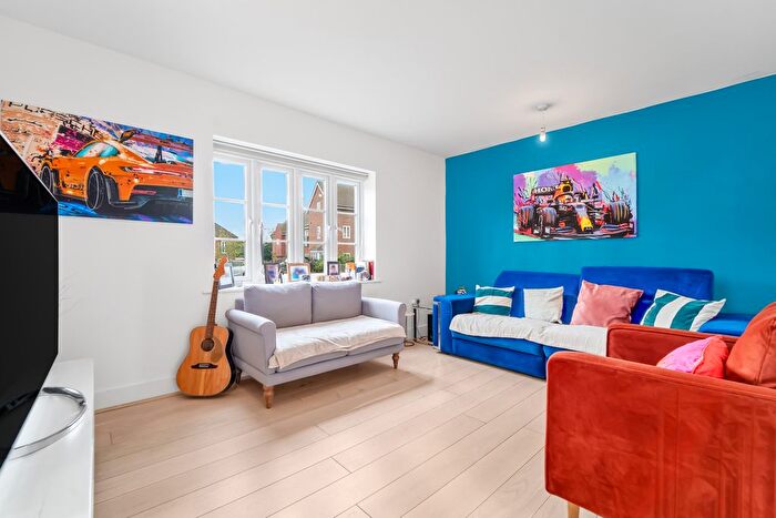 4 Bedroom Detached House For Sale In Beatrice Square, Tadworth, KT20