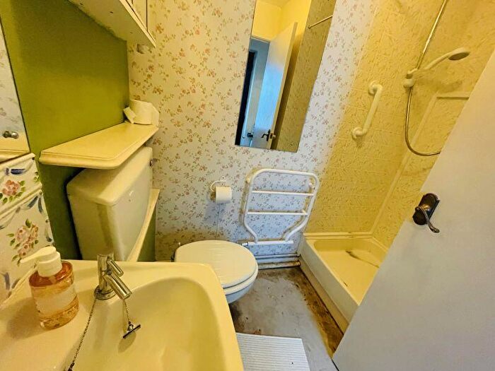 2 Bedroom Character Property For Sale In Minions Row, Liskeard, PL14