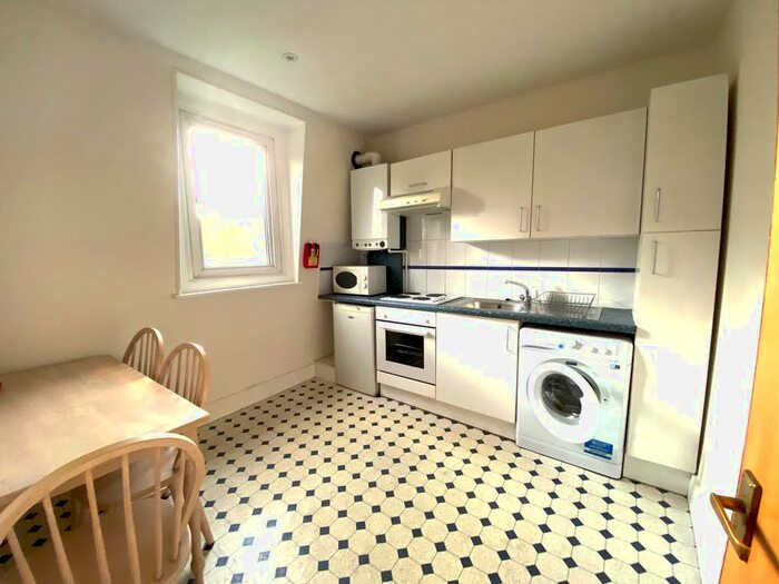 1 Bedroom Flat To Rent In Eversholt Street, Camden, London, NW1