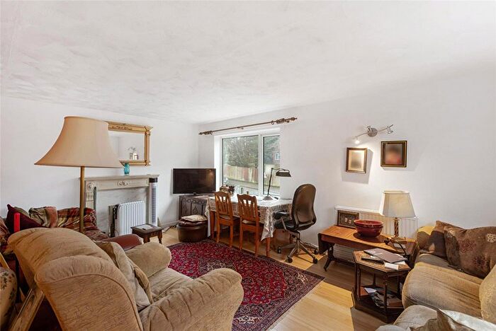 2 Bedroom Flat For Sale In Highfield Hill, London, SE19