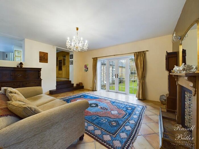 4 Bedroom Barn Conversion For Sale In Church End, Leckhampstead, MK18