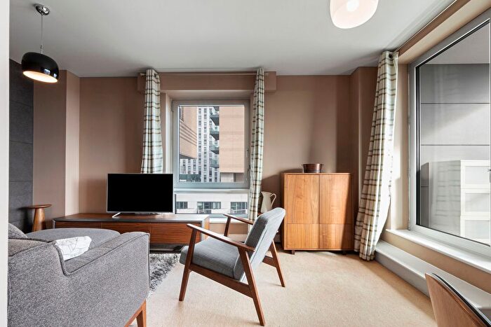 2 Bedroom Flat To Rent In East Ferry Road, London, E14