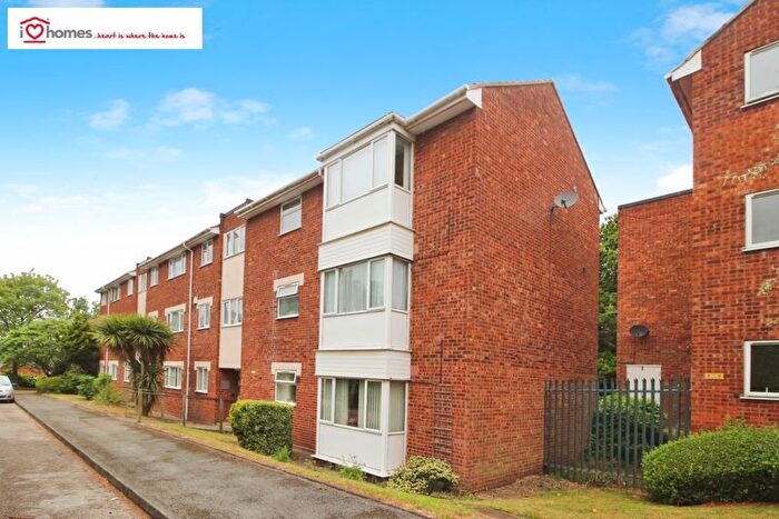 2 Bedroom Flat To Rent In Avion Close, Walsall, WS1