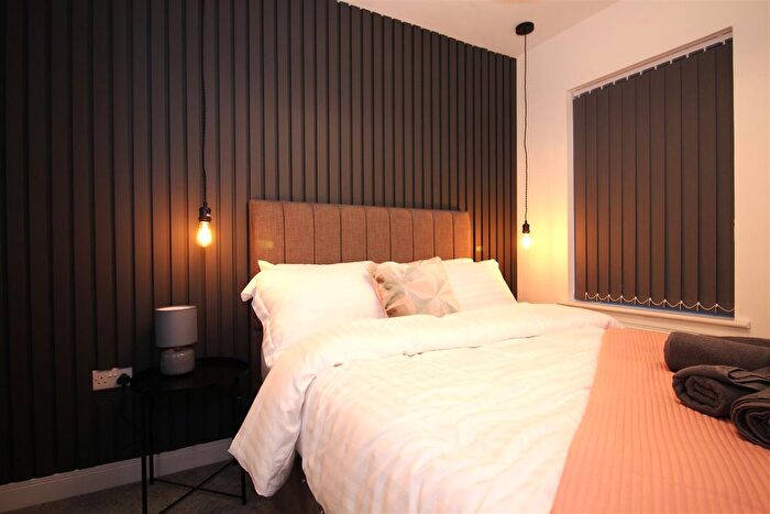 4 Bedroom Property To Rent In College Avenue, Train Station, Leicester, LE2