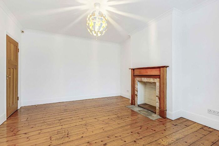 4 Bedroom Terraced House To Rent In Sixth Cross Road, Twickenham, TW2
