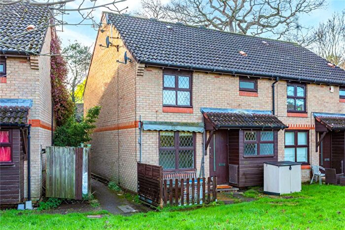 1 Bedroom Semi Detached House For Sale In Rowhurst Avenue, Addlestone, Surrey, KT15