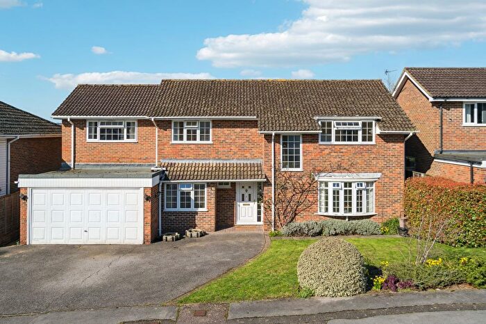 4 Bedroom Detached House For Sale In Fernsleigh Close, Chalfont St Peter, Gerrards Cross, SL9