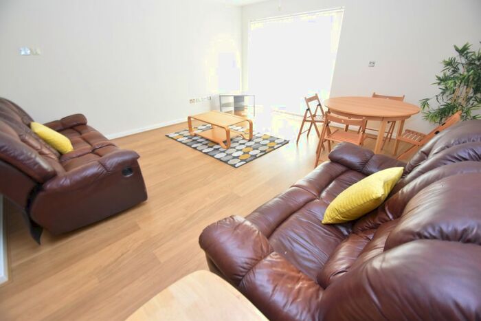 1 Bedroom Flat To Rent In Penstone Court, Geneva House, Century Wharf, Chandlery Way, CF10