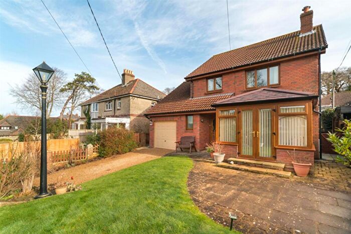 3 Bedroom Detached House For Sale In Avenue Road, Wroxall, Ventnor, PO38