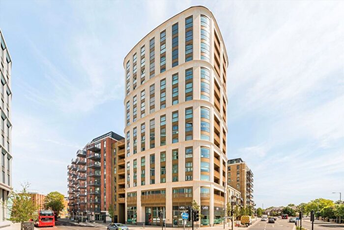 2 Bedroom Flat To Rent In Brook Street, Kingston Upon Thames, KT1