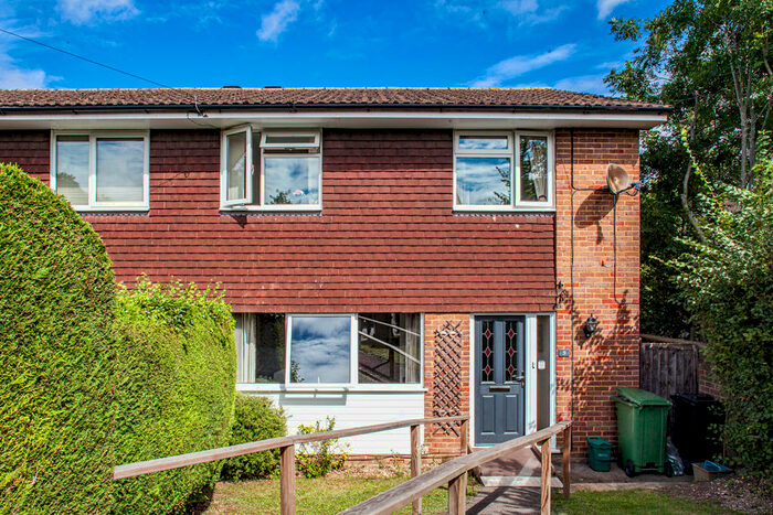 3 Bedroom Semi-Detached House To Rent In Elvendon Road, Goring On Thames, RG8