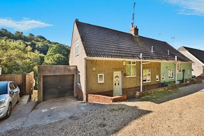 3 Bedroom Semi-Detached House For Sale In Aldondale Gardens, Yeovil, Somerset, BA20