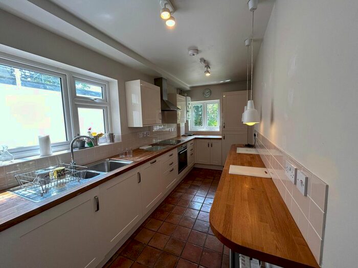 2 Bedroom Property To Rent In Grover Road, Watford, WD19