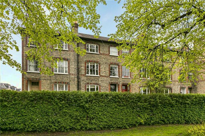 3 Bedroom Apartment To Rent In Cromwell Place, Mortlake, SW14
