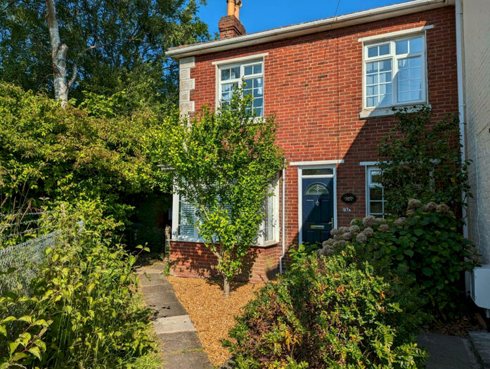 2 Bedroom Semi-Detached House To Rent In Adelaide Road, Southampton, Hampshire, SO17