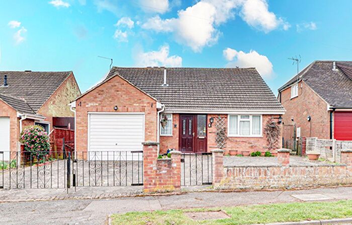 3 Bedroom Bungalow For Sale In Beechfield Close, Redbourn, St. Albans, AL3