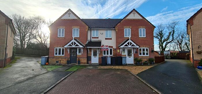 2 Bedroom Mews To Rent In Balmoral Gardens, Congelton, CW12