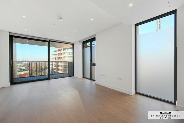 2 Bedroom Flat To Rent In Bowden House, Prince Of Wales Drive, SW11