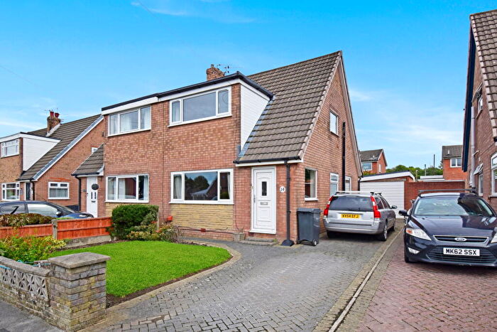 3 Bedroom Semi-Detached House For Sale In St. Christines Avenue, Farington, Leyland, PR25