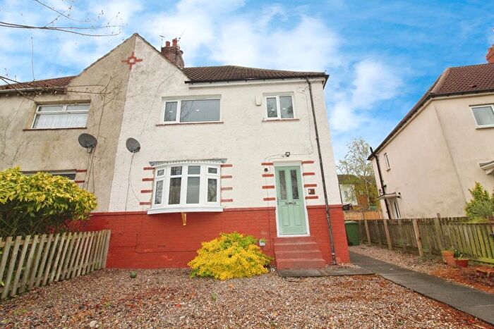 3 Bedroom Property To Rent In St. James Crescent, Pudsey, LS28