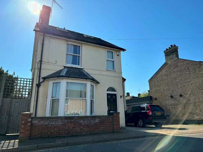 5 Bedroom Detached House To Rent In Victoria Square, Huntingdon, PE29