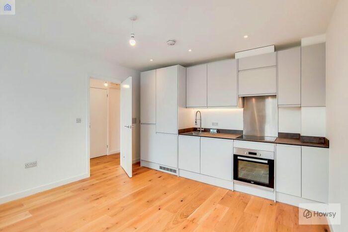 1 Bedroom Flat To Rent In Regent House, The Gore, Basildon, SS14