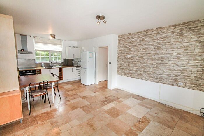 1 Bedroom Flat To Rent In Silvertown, Canning Town, E16