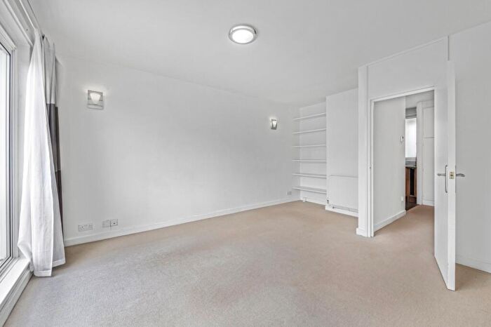 2 Bedroom Flat To Rent In King Henry's Road, Primrose Hill, NW3