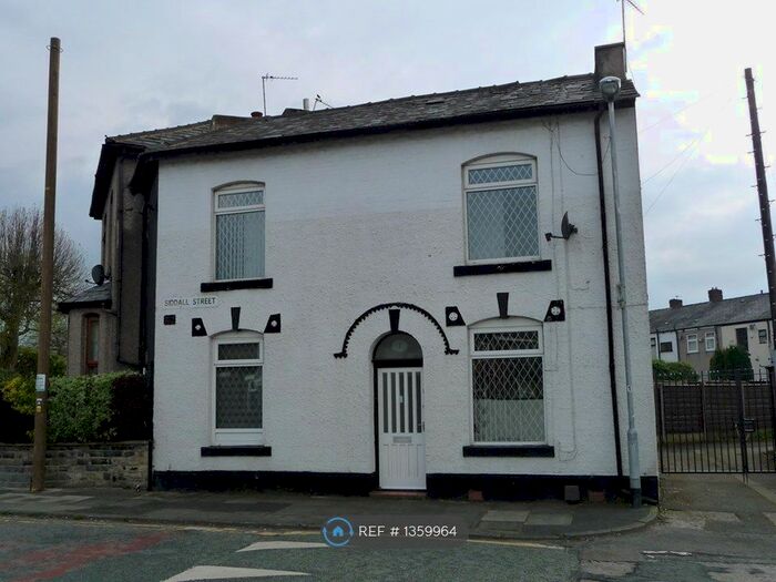 3 Bedroom End Of Terrace House To Rent In Siddall Street, Heywood, OL10