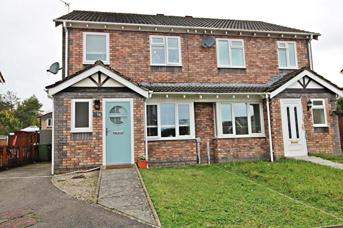 3 Bedroom Semi-Detached House For Sale In Ffordd Gwynno, Llantwit Fardre, Pontypridd, Rhondda Cynon Taff., CF38