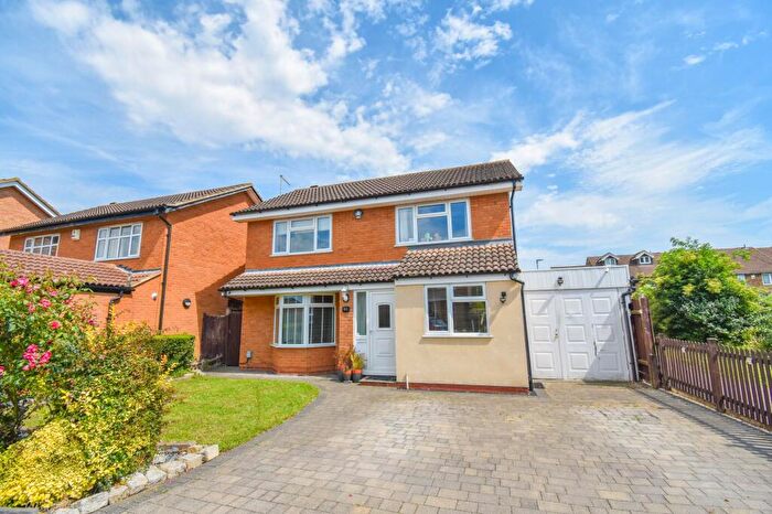5 Bedroom Detached House For Sale In Hamble Road, Bedford, MK41