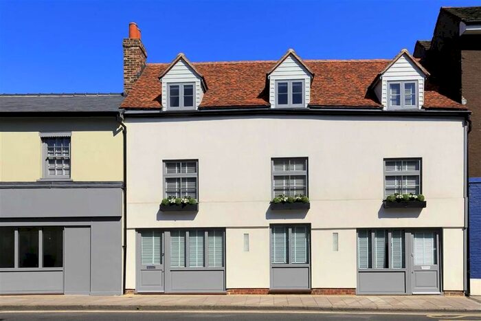 5 Bedroom Property To Rent In High Street, Hampton Wick, Kingston Upon Thames, KT1