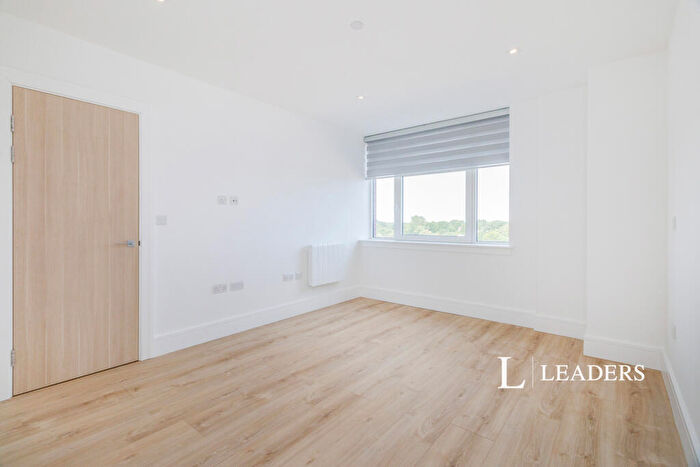 2 Bedroom Apartment To Rent In Syward Place, Chertsey, KT16