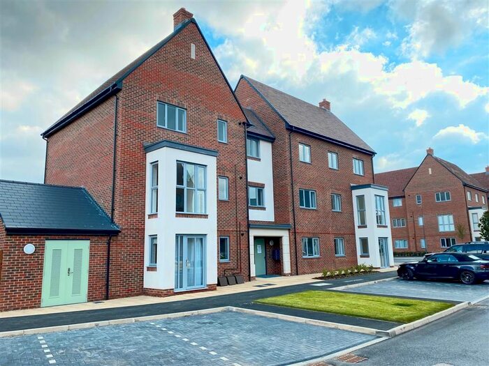 2 Bedroom Flat To Rent In Axtell Way, Weston Turville, Aylesbury, HP22