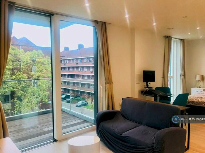 Studio To Rent In Odell House, London, N4