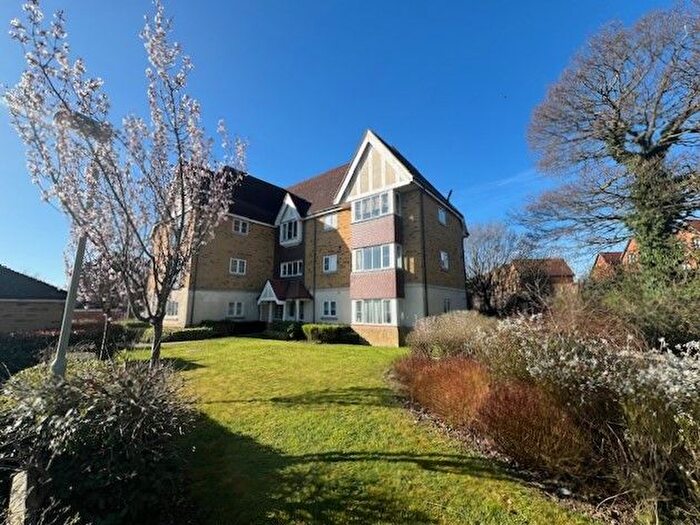 2 Bedroom Flat To Rent In Hedgers Way, Kingsnorth, Ashford, TN23