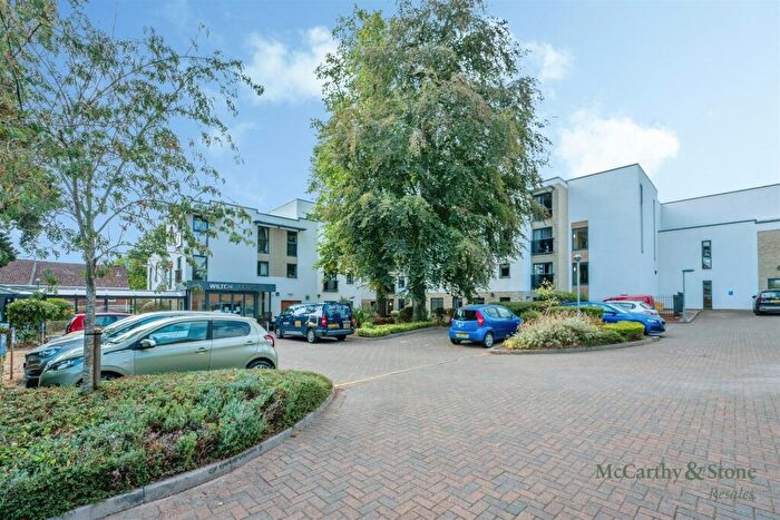 2 Bedroom Apartment For Sale In Wilton Court, Southbank Road, Kenilworth, CV8