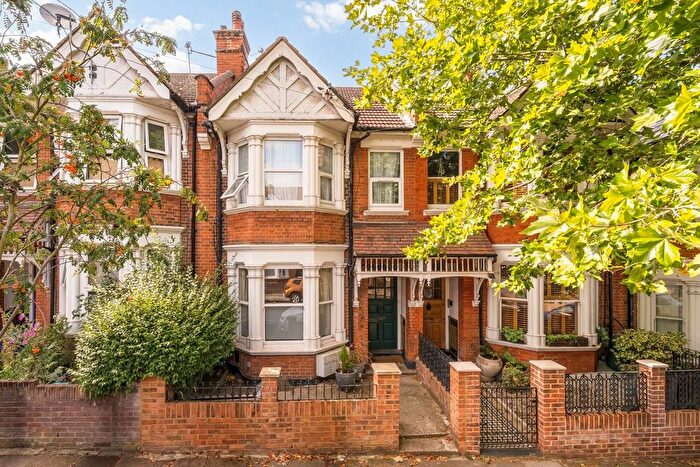 2 Bedroom Flat To Rent In Kings Road, London, NW10