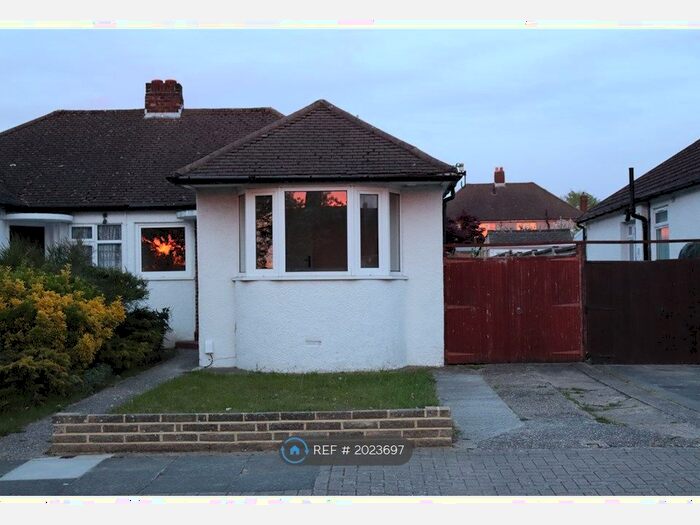 3 Bedroom Bungalow To Rent In Andover Road, Orpington, BR6