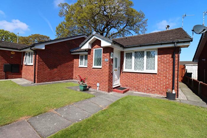 2 Bedroom Semi-Detached Bungalow For Sale In Shetland Drive, Bromborough, CH62