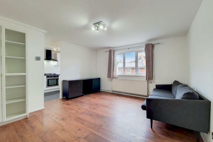 2 Bedroom Flat To Rent In John Silkin Lane, Deptford, London, SE8