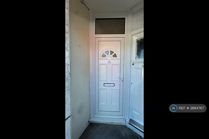 2 Bedroom Flat To Rent In Manor Park, London, E12