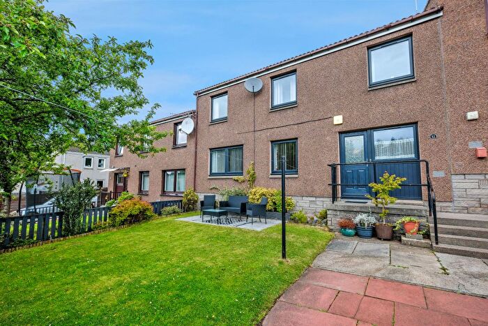 3 Bedroom Terraced House For Sale In Bressay Brae, Aberdeen, AB15
