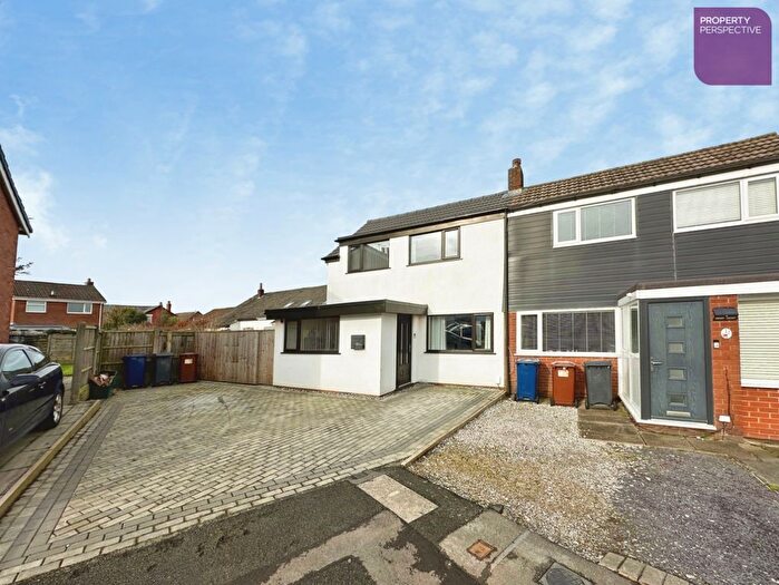 4 Bedroom Semi Detached House For Sale In Fitchfield, Penwortham, Preston, PR1