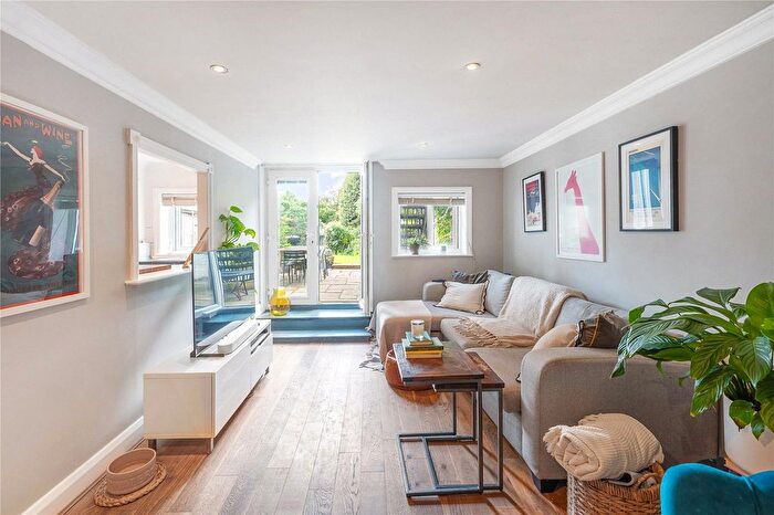 2 Bedroom Flat To Rent In West Hill, Putney, London, SW15