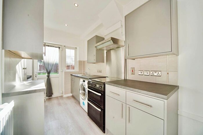 4 Bedroom Terraced House To Rent In Gospatrick Road, Tottenham, London, N17