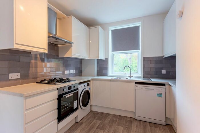 Studio To Rent In Arden Road, London, W13