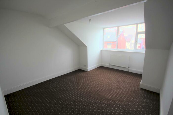 4 Bedroom Terraced House To Rent In Nowell Mount, Leeds, West Yorkshire, LS9